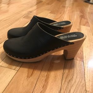 American Apparel black leather / wood clogs 7